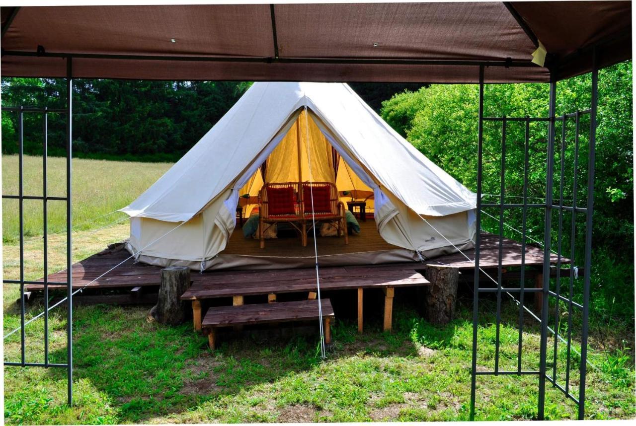 Guillerin Caravan&Glamping Sornac Exteriör bild