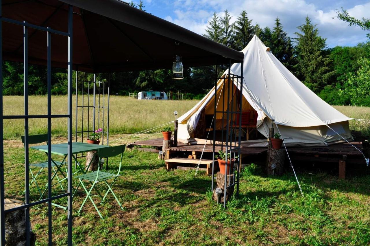 Guillerin Caravan&Glamping Sornac Exteriör bild
